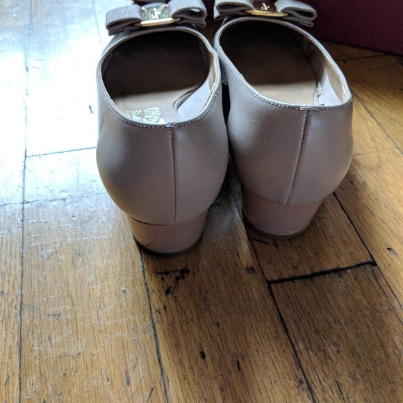 Great condition ferragamo Vara heel - Picture 5 of 7